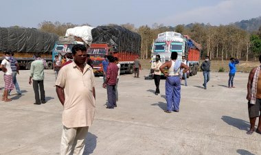 জাগীৰোডত  বিনষ্ট শুকান  মাছ