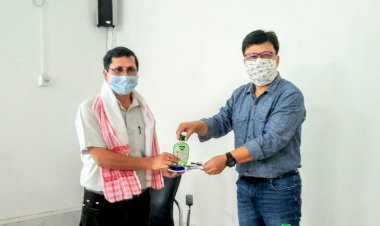 বোকাখাত মহকুমা প্ৰশাসনৰ দ্বাৰা কভিড-১৯ প্ৰতিৰোধত ব্যস্ত মহকুমাটোৰ  চিকিৎসা কৰ্মী সকলক সম্বৰ্ধনা :