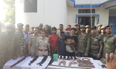 ডিফুত ,সেনা- আৰক্ষীৰ  যুটীয়া অভিযানত তিনি দূৰ্ধৰ্ষ গঁড় চিকাৰী আটক