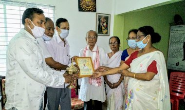 মইনা পাৰিজাতৰ শিশুবন্ধু উপাধিৰ বাবে বোকাখাতৰ বিশিষ্ট শিক্ষাবিদ,সাংবাদিক ভৱেশ শইকীয়াক বোকাখাত জিলা মইনা পাৰিজাতৰ সম্বৰ্ধনা  :