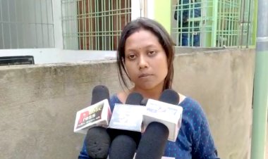 স্বামীৰ দ্বাৰা পাশৱিক নিৰ্যাতনৰ বলি হৈ ন্যায় বিচাৰি আৰক্ষীৰ দুৱাৰে দুৱাৰে ঘূৰি ফুৰিছে এগৰাকী বোৱাৰী। আৰক্ষীৰ ভুমিকা নীৰৱ ।