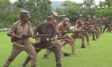 দ্বিতীয় অসম বন সুৰক্ষা বাহিনীৰ শিৱিৰত কাজিৰঙাৰ ২৯৯ গৰাকী বনকৰ্মীক অস্ত্ৰৰ প্ৰশিক্ষণ  :