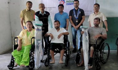 বোকাখাতৰ উজনি অসম বিকলাংগ কেন্দ্ৰলৈ ৰাউণ্ড টেবুল ইণ্ডিয়াৰ হুইল চেয়াৰ প্ৰদান  :