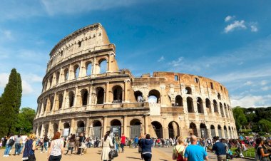 চাৰ্বেৰাছ নামৰ গ্ৰীষ্ম প্ৰবাহৰ কৱলত ইউৰোপ মহাদেশ : বিভিন্ন দেশত উষ্ণতা বৃদ্ধিয়ে ভংগ কৰিছে পুৰ্বৰ কেকৰ্ড  :