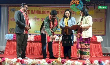 বোকাখাতত ১৪ দিনীয়া ৰাজ্যিক হস্ততাঁত-বস্ত্ৰ মেলাৰ শুভাৰম্ভ  : ৬০ খন বিপনিত দেশৰ বিভিন্ন প্ৰান্তৰ শিপিনীৰ অংশগ্ৰহন  :