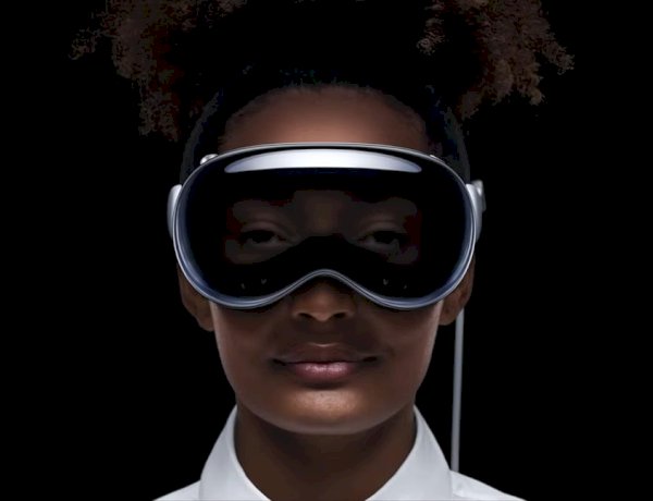 Apple Unveils Vision Pro: A Revolutionary Leap in Spatial Visual Technology